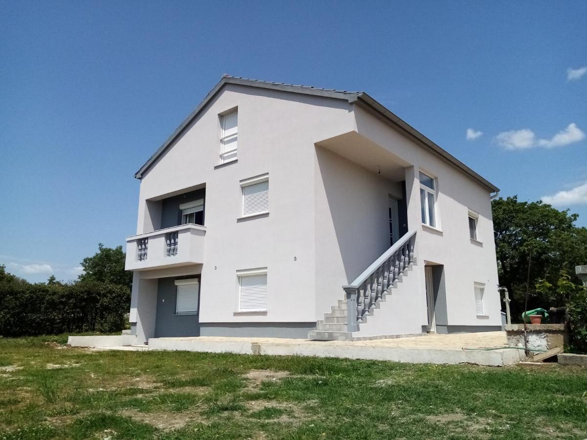 Luka Appartement Galovac  Buitenkant foto